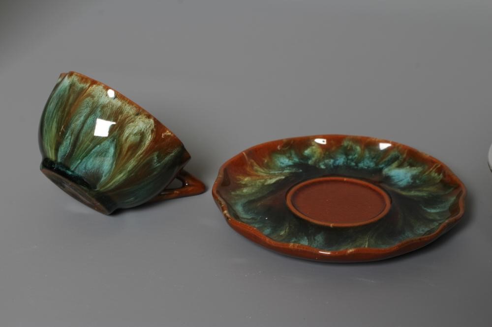 A SMALL COLLECTION OF LINTHORPE POTTERY in a streaky green/brown glaze Image