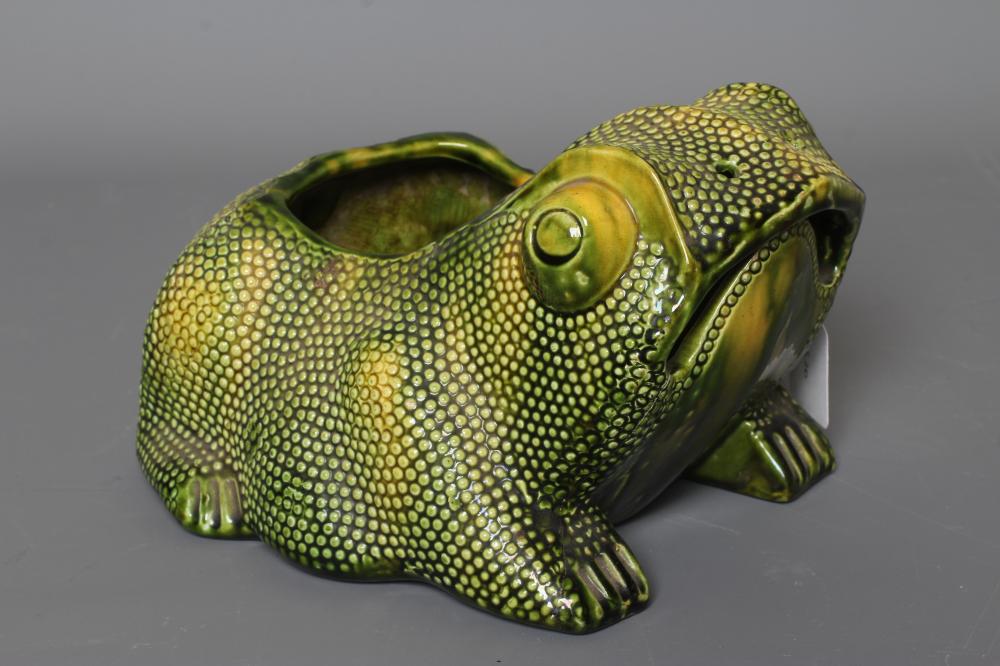 A LARGE BURMANTOFTS STYLE MAJOLICA GROTESQUE WARTY TOAD FLOWER HOLDER Image