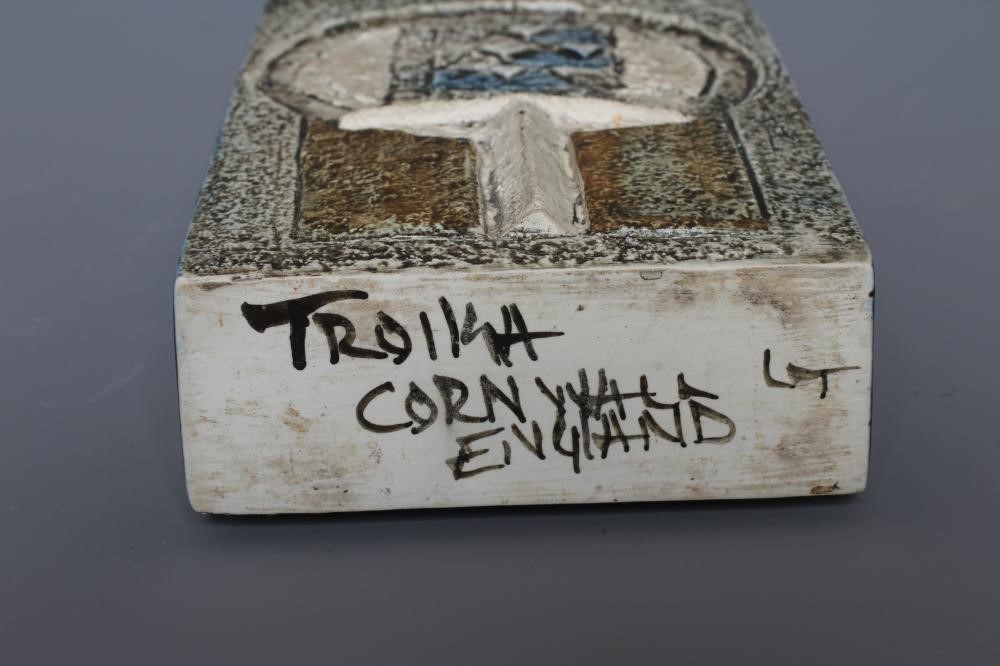 A TROIKA CHIMNEY VASE by Linda Thomas, incised and decorated in shades of brown and blue with Image