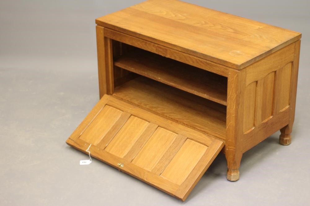 A YORKSHIRE CRITTER OAK CABINET Image