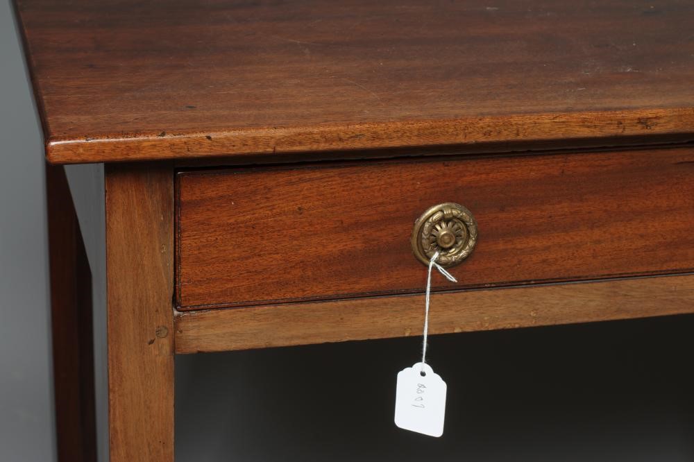 A MAHOGANY SIDE TABLE Image