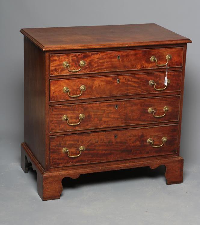 A SMALL MAHOGANY STRAIGHT FRONT CHEST Image
