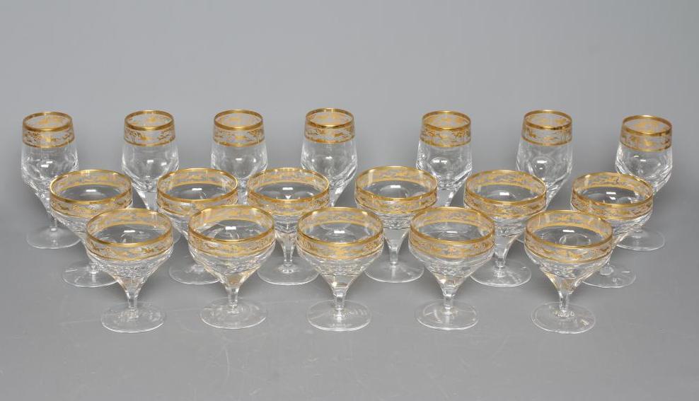 A CONTINENTAL TABLE SUITE Image