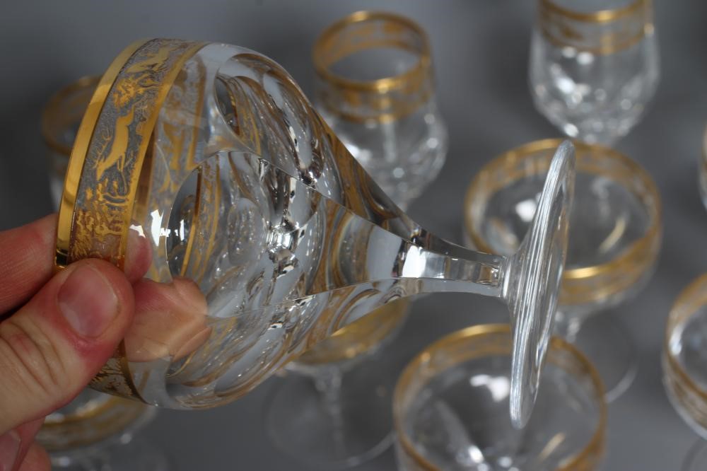 A CONTINENTAL TABLE SUITE Image