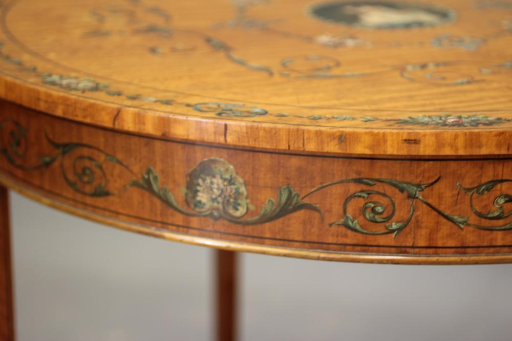 AN EDWARDIAN SATINWOOD OCCASIONAL TABLE Image