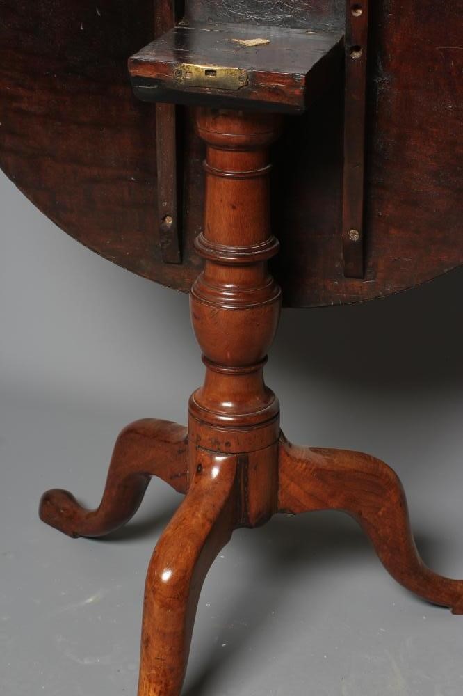 A GEORGIAN MAHOGANY TRIPOD TABLE Image