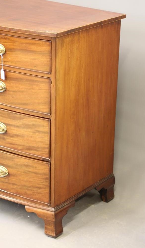 A GEORGIAN MAHOGANY BOW FRONT CHEST Image