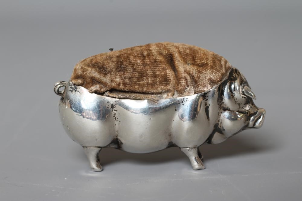 A LARGE NOVELTY PIG PIN-CUSHION by Levi & Salaman, Birmingham 1918, 2 3/4" long (Est. plus 24% Image