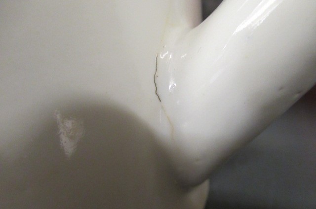 A CHINESE EXPORT PORCELAIN PART TEA SERVICE Image