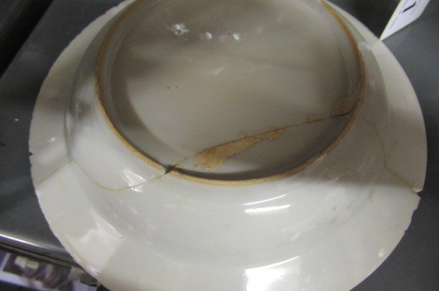 A CHINESE EXPORT PORCELAIN PART TEA SERVICE Image