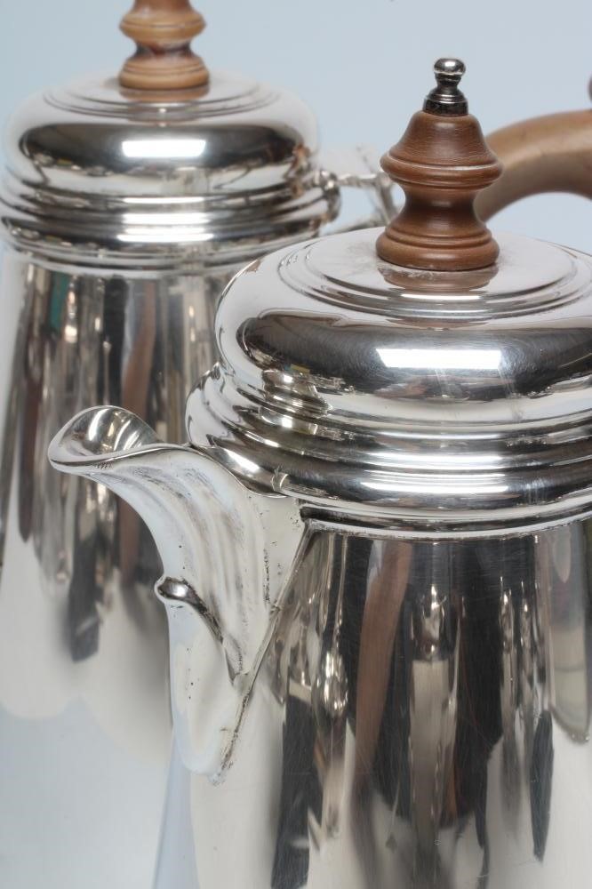 A SILVER CAFE-AU-LAIT SET Image