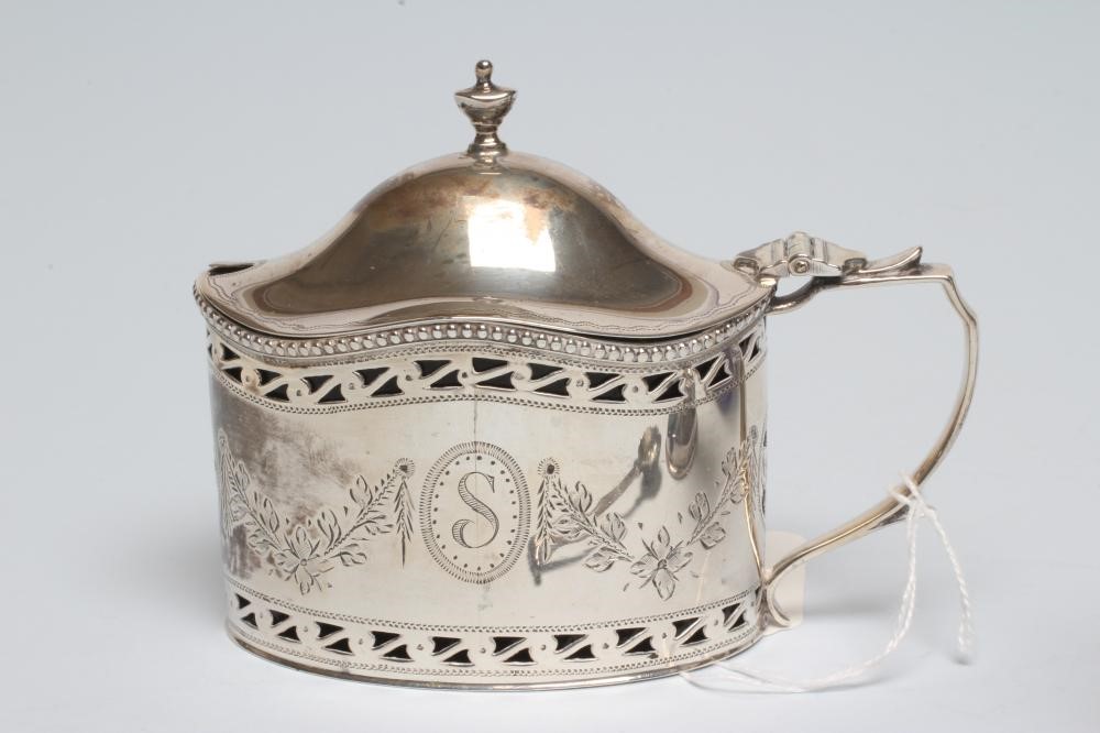 A SILVER THREE PIECE CRUET in George III style Image