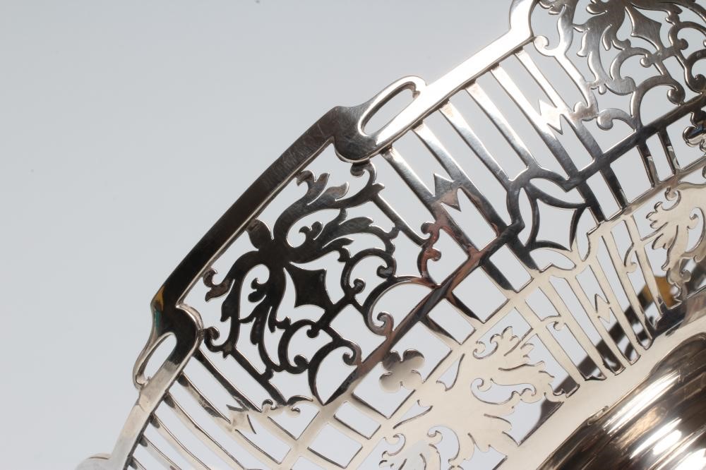 A SILVER FRUIT BOWL Image