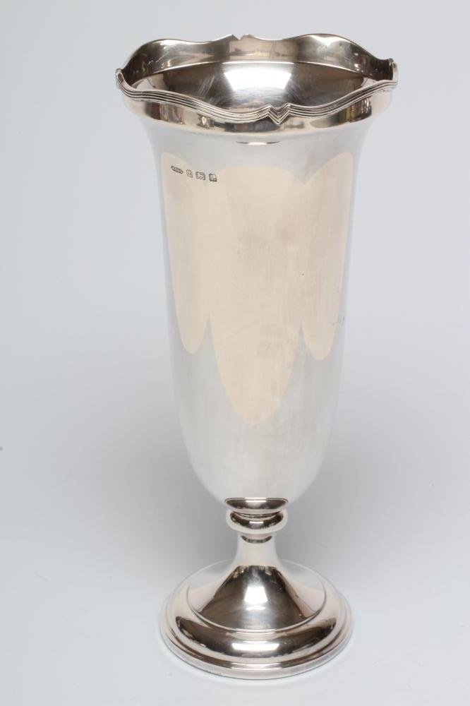 A SILVER VASE Image
