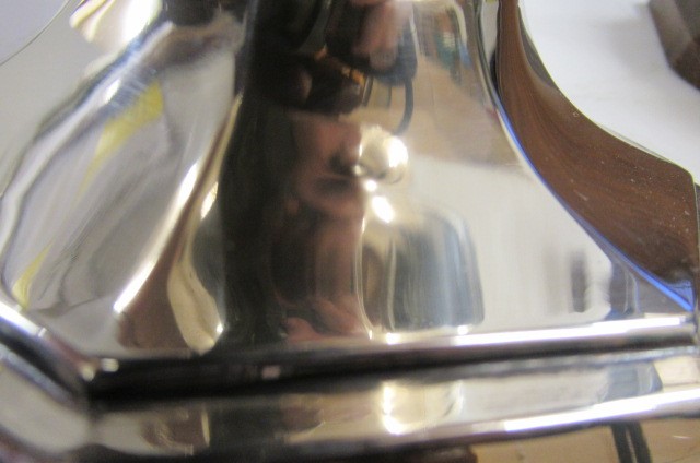 A SILVER PEDESTAL BOWL Image