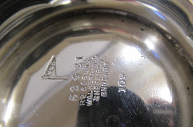 A SILVER PEDESTAL BOWL Image