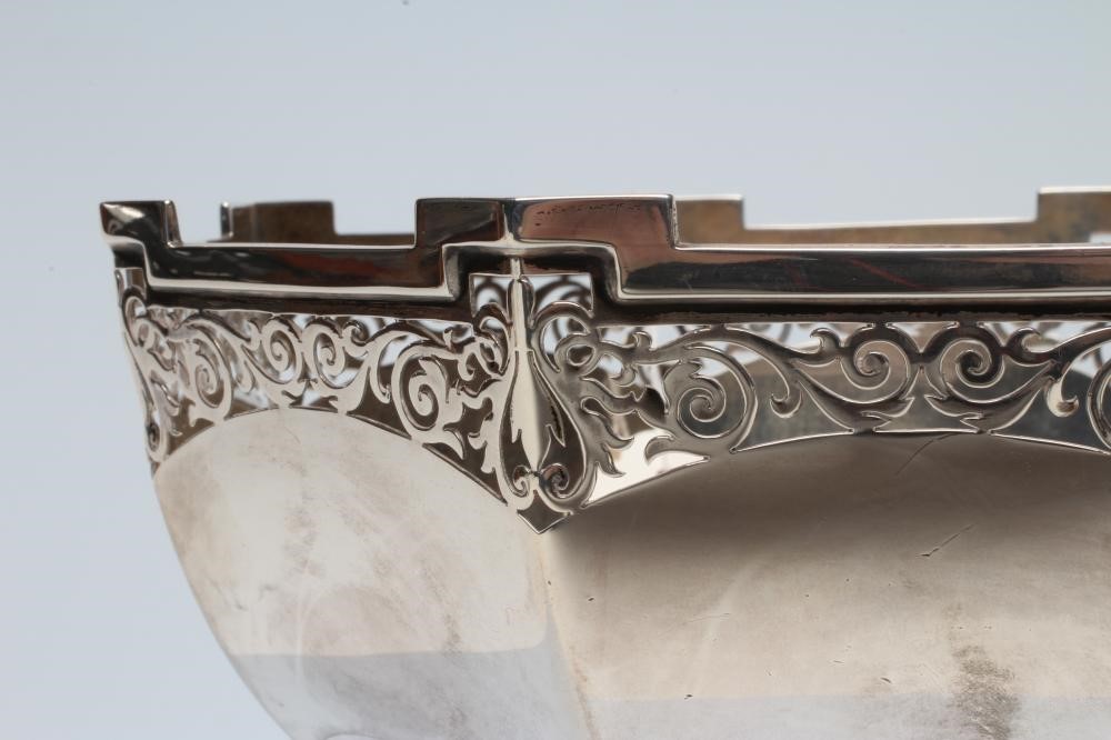 A SILVER PEDESTAL BOWL Image