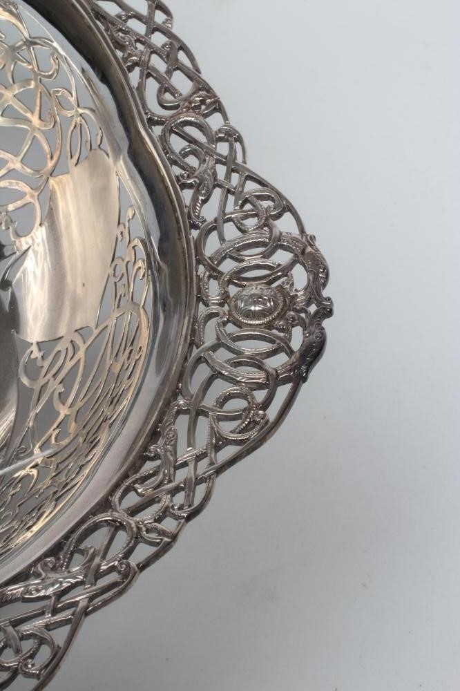 A SILVER BASKET Image