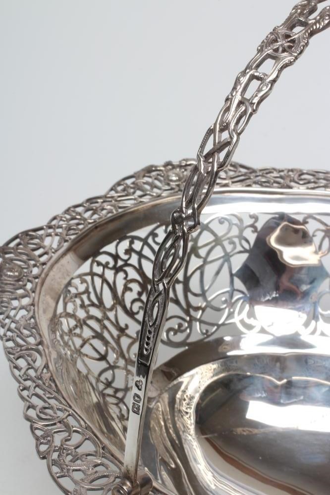 A SILVER BASKET Image