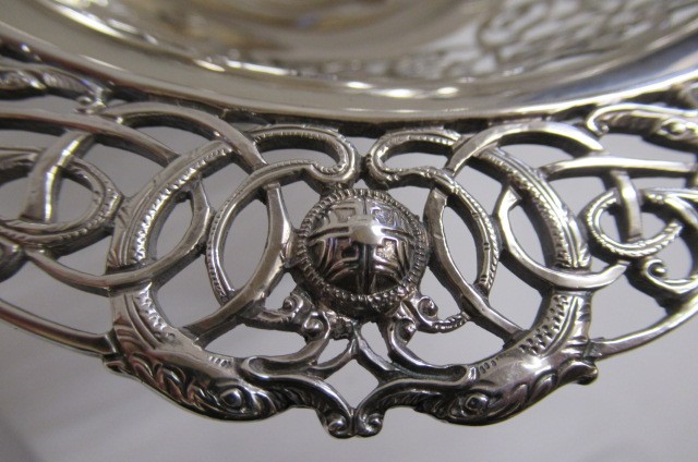 A SILVER BASKET Image