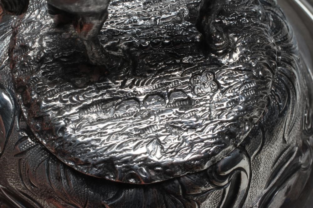 AN EARLY GEORGE III SILVER TANKARD Image