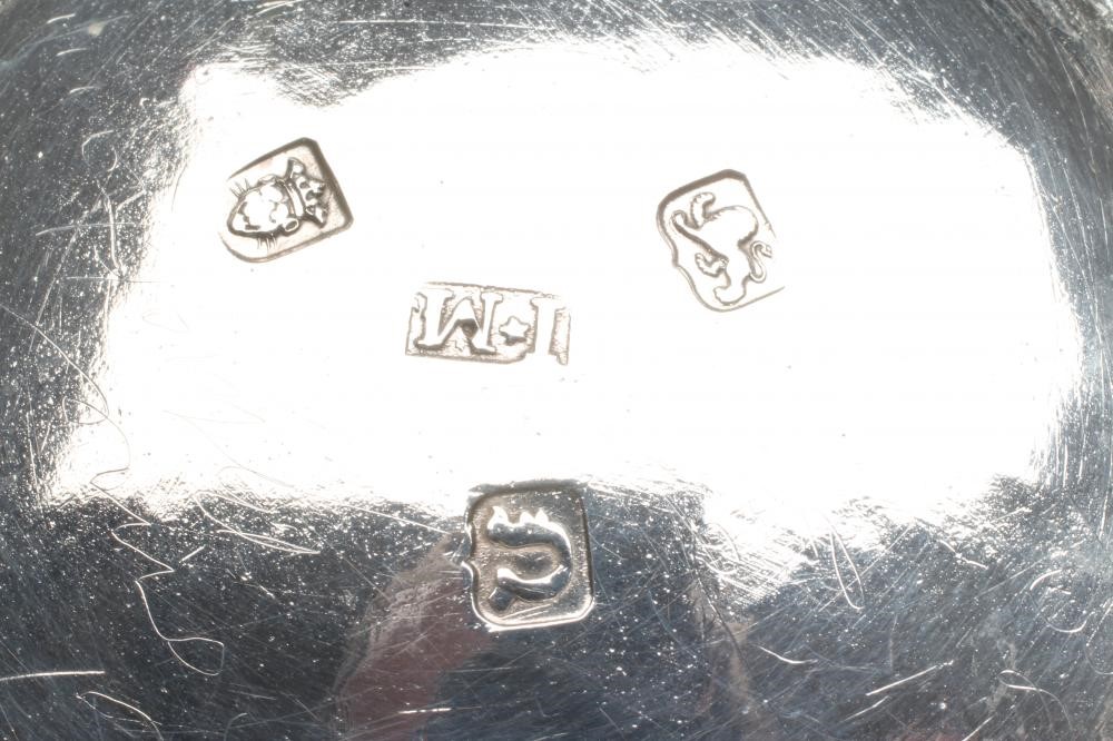 AN EARLY GEORGE III SILVER TANKARD Image