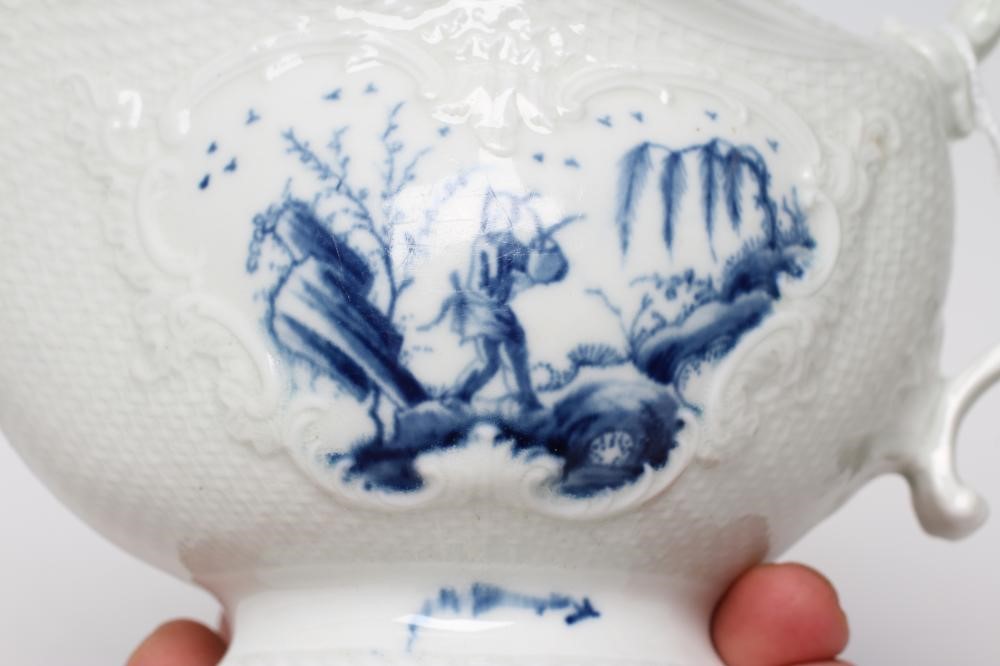 A FIRST PERIOD WORCESTER PORCELAIN SAUCEBOAT Image