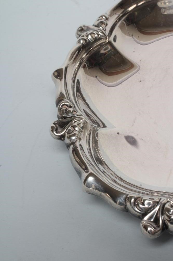 AN EARLY VICTORIAN SILVER CHAMBER STICK Image