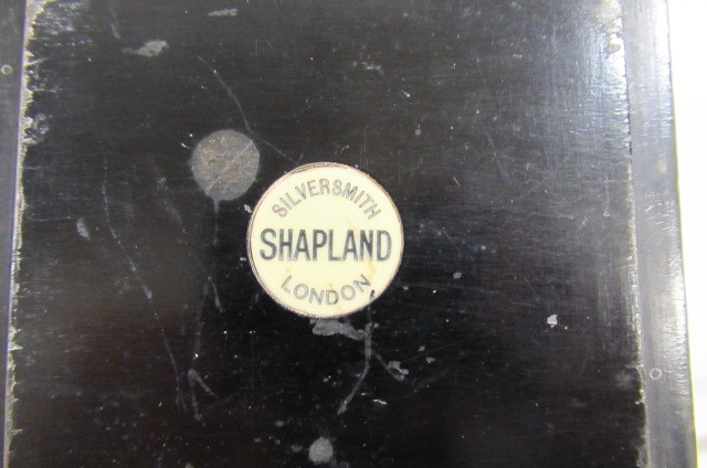 AN EDWARDIAN SILVER SMALL WARWICK VASE Image