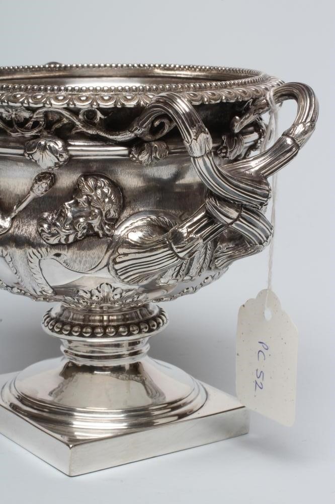 AN EDWARDIAN SILVER SMALL WARWICK VASE Image