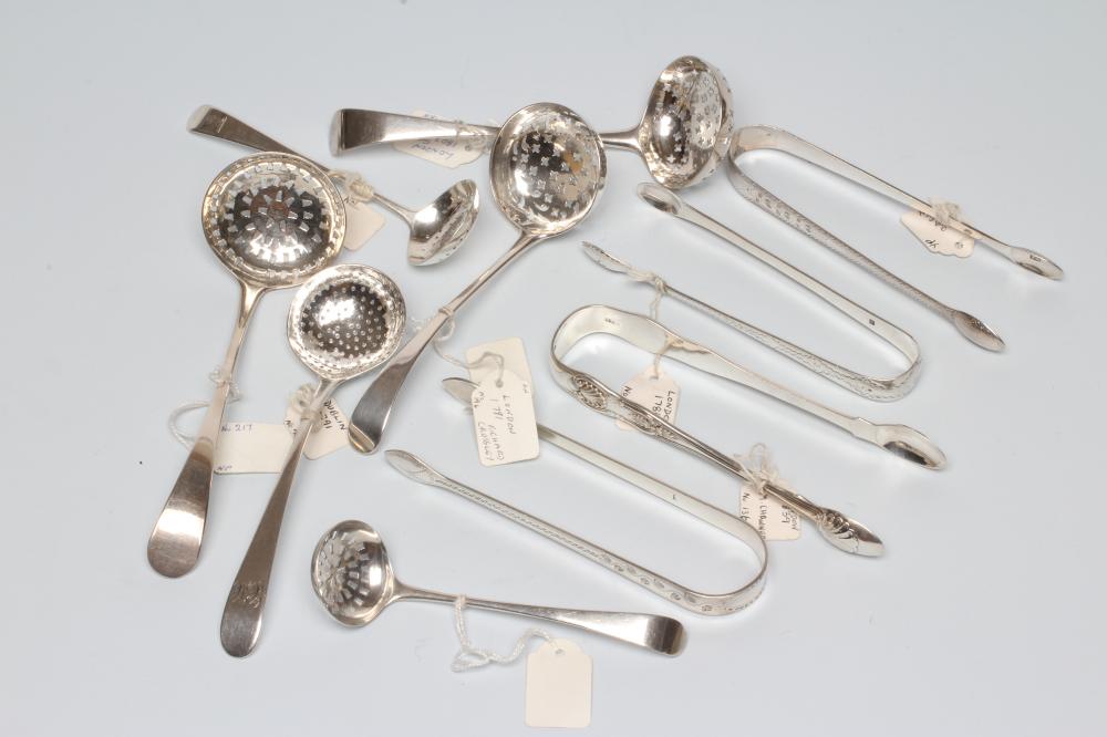 A GEORGE III IRISH SILVER SUGAR SIFTER SPOON Image