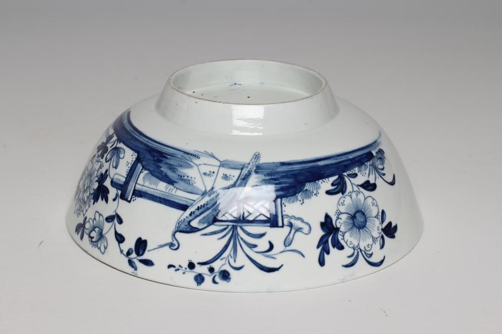 A CHRISTIAN'S LIVERPOOL PORCELAIN BOWL Image