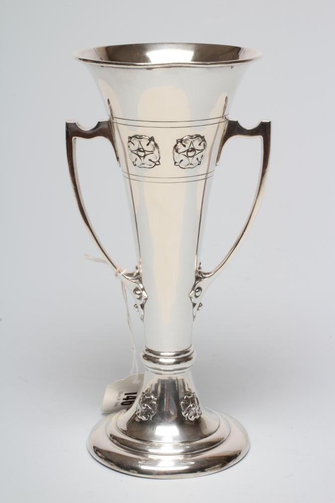 AN EDWARDIAN SILVER ART NOUVEAU VASE Image