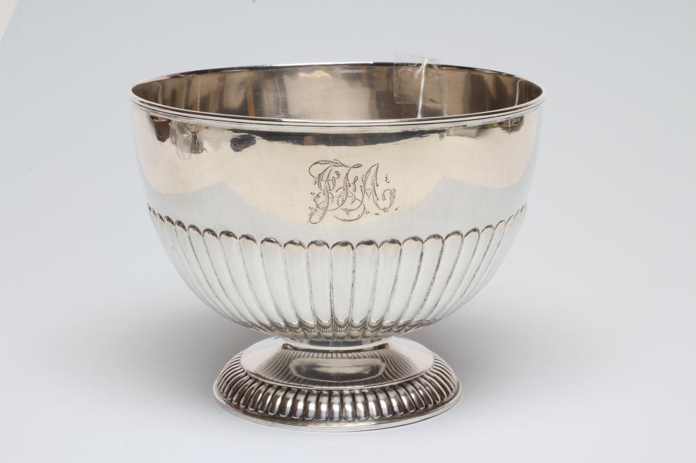 A LATE VICTORIAN SILVER ROSE BOWL Image