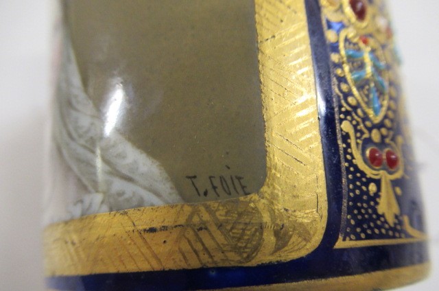 A FRENCH PORCELAIN CAN AND SAUCER Image