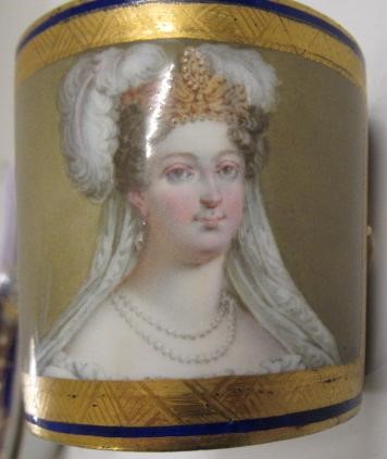 A FRENCH PORCELAIN CAN AND SAUCER Image