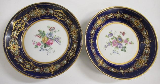 A FRENCH PORCELAIN CAN AND SAUCER Image