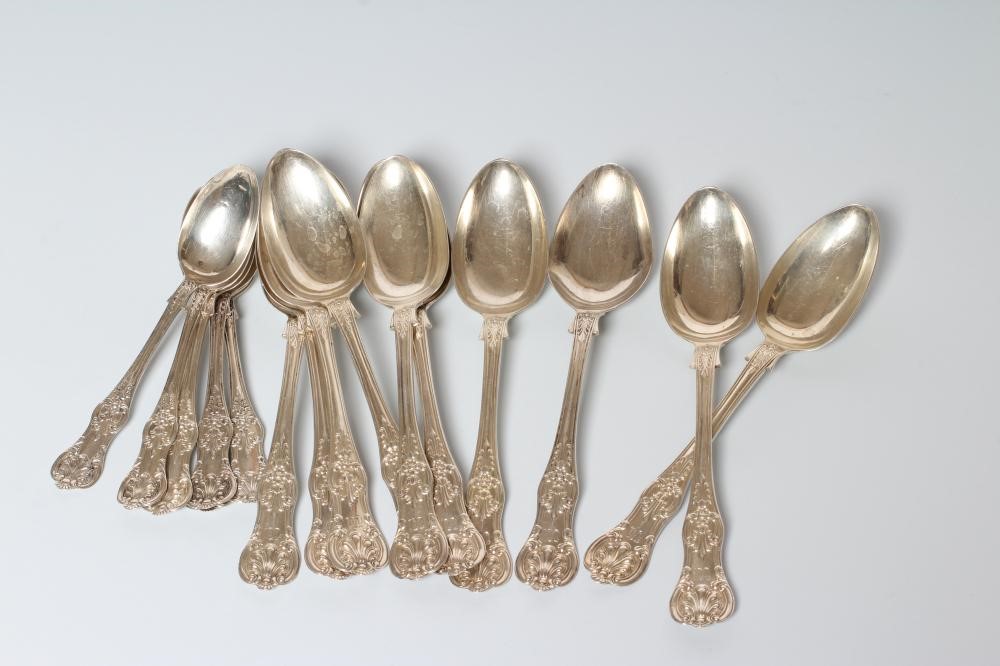 A SET OF TEN SCOTTISH SILVER DESSERT SPOONS Image