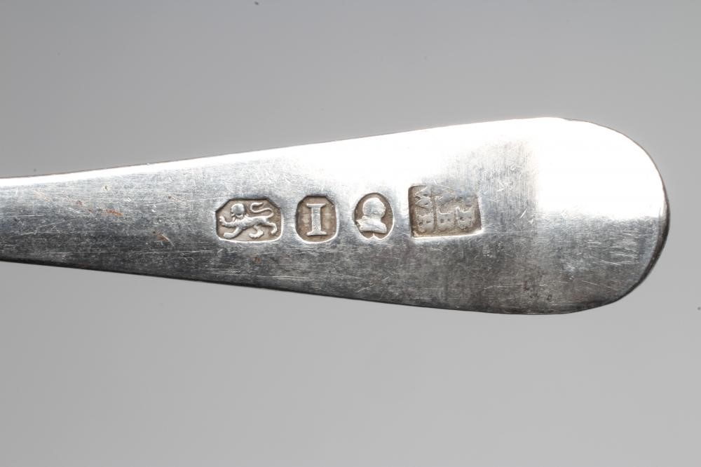 A SET OF SIX LATE GEORGE III SILVER TEASPOONS Image