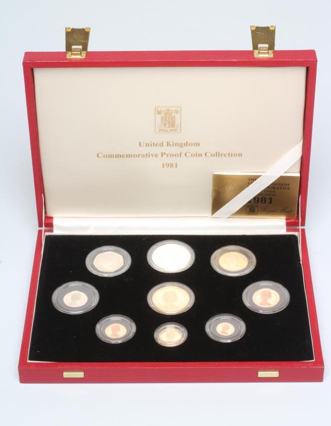 AN ELIZABETH II COMMEMORATIVE GOLD & SILVER PROOF COIN COLLECTION Image