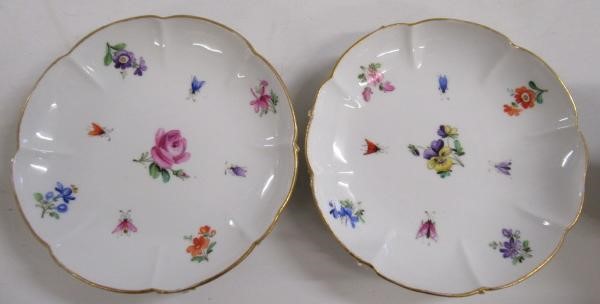 A PAIR OF MEISSEN PORCELAIN CABINET CUPS AND SAUCERS Image