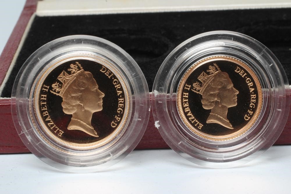 AN ELIZABETH II GOLD PROOF THREE COIN SET Image
