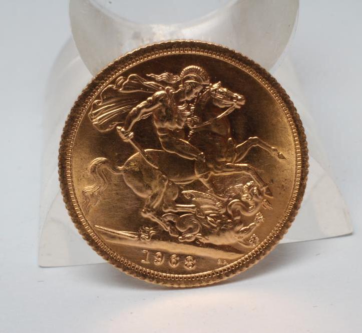 AN ELIZABETH II SOVEREIGN Image