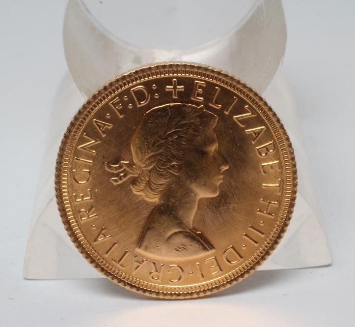 AN ELIZABETH II SOVEREIGN Image