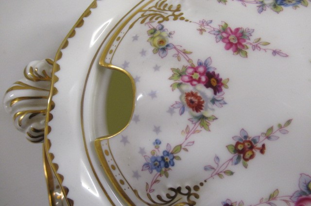 AN EXTENSIVE ROYAL CROWN DERBY ROYAL ANTOINETTE PATTERN CHINA DINNER SERVICE Image