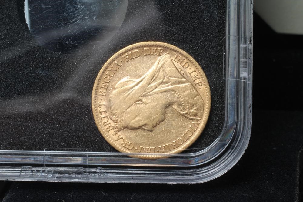 A QUEEN VICTORIA OH HALF SOVEREIGN Image