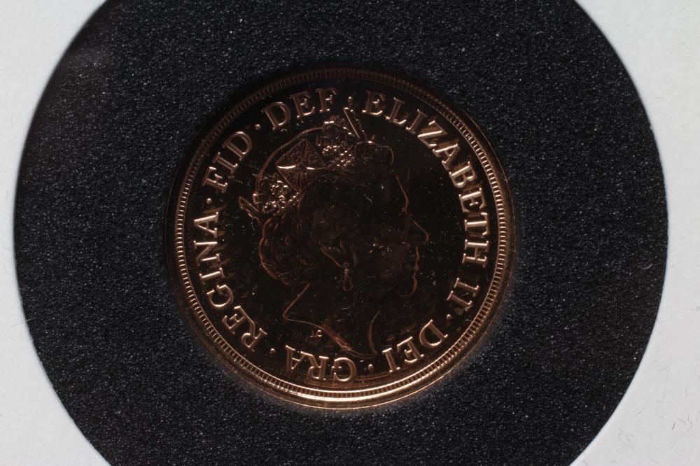 AN ELIZABETH II "200TH ANNIVERSARY DATESTAMP" SOVEREIGN Image
