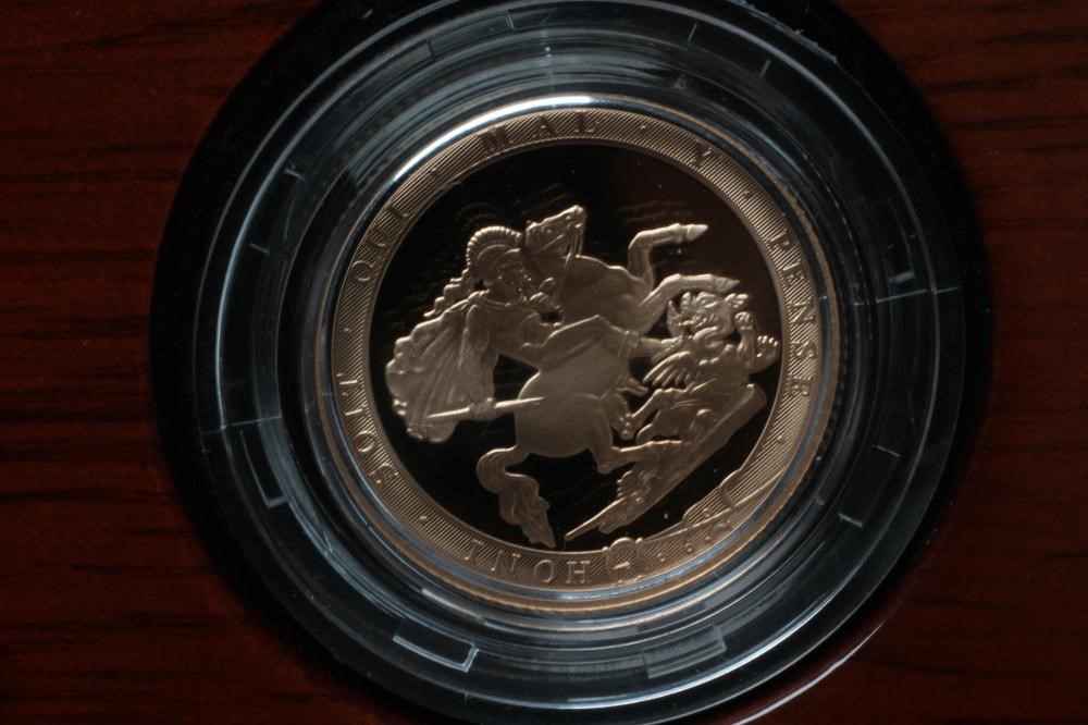 AN ELIZABETH II "PISTRUCCI BI-CENTENARY" SOVEREIGN Image