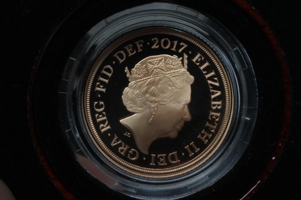 AN ELIZABETH II "PISTRUCCI BI-CENTENARY" SOVEREIGN Image