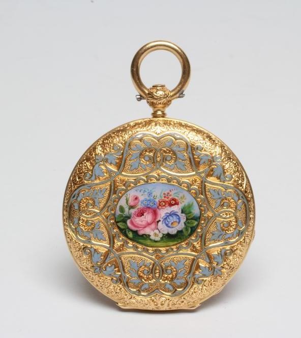 A LADY'S 18CT GOLD AND ENAMELLED FOB WATCH Image